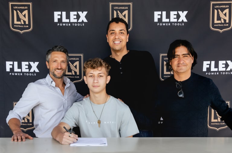 220419_OrdazSigning_IB_3